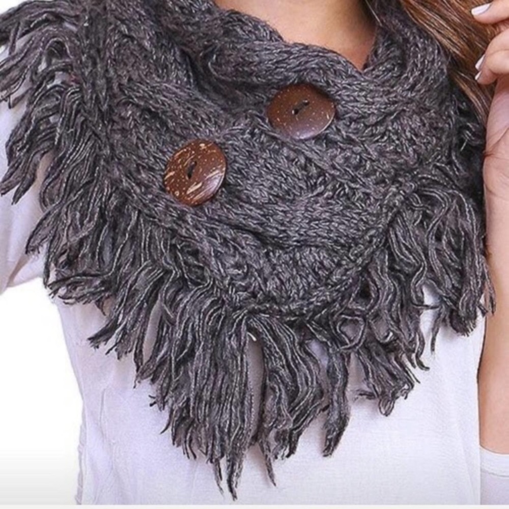Round Button Scarf W/Fringe